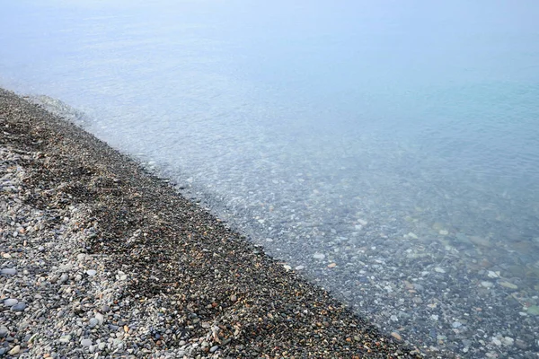 Όμορφη Θέα Της Θαλάσσιας Παλίρροιας Στην Παραλία Shingle Καλοκαιρινές Διακοπές — Φωτογραφία Αρχείου