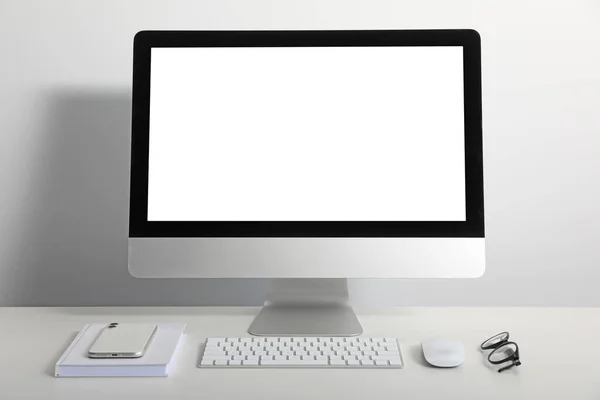 Workplace Modern Computer Smartphone White Table Mockup Design — Stockfoto
