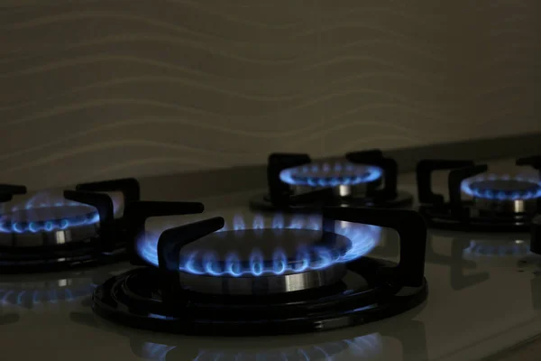 Moderno Piano Cottura Gas Con Fiamme Blu Cucina — Foto Stock