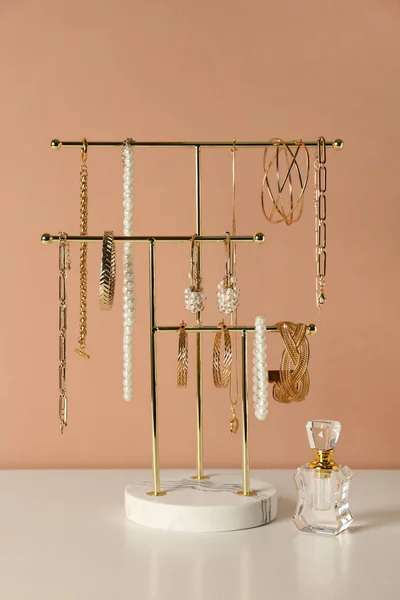 Holder Set Luxurious Jewelry Perfume White Table Pale Pink Wall —  Fotos de Stock