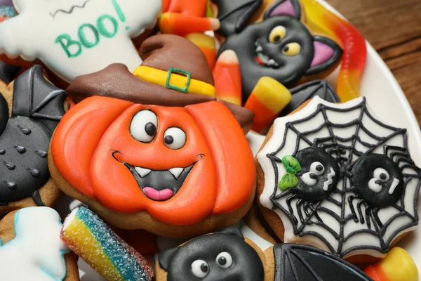 Tasty Cookies Sweets Halloween Party Plate Closeup View — Stockfoto