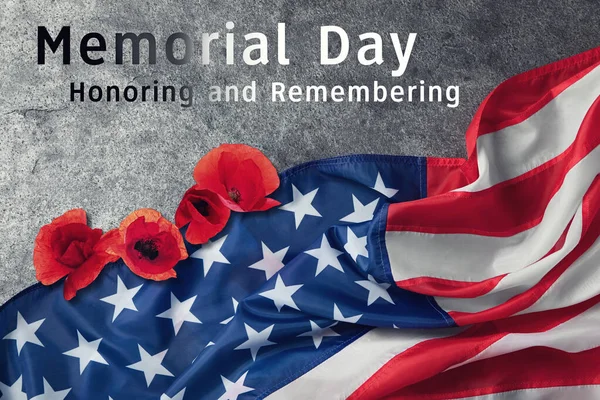 Memorial Day Honoring Remembering American Flag Red Poppy Flowers Grey —  Fotos de Stock