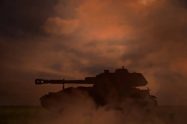 Silhouette Tank Battlefield Night — Foto de Stock