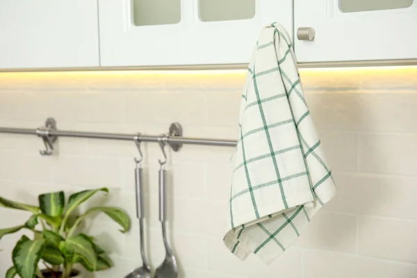 Clean Towel Hanging Cabinet Handle Kitchen — Stockfoto