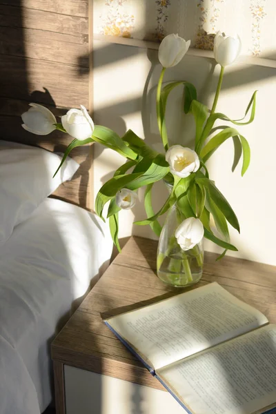 Beautiful White Tulip Bouquet Open Book Nightstand Bedroom — Foto Stock