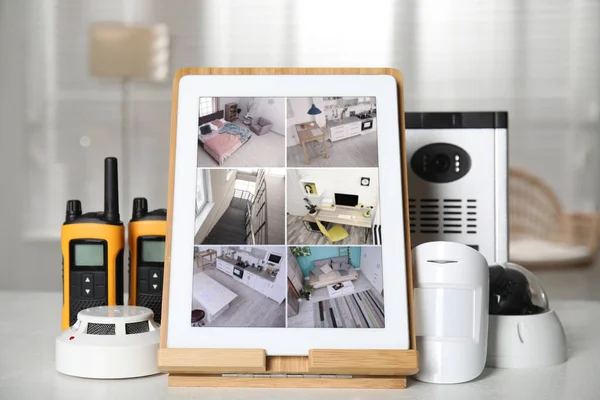 Tablet View Cctv Cameras Different Equipment Home Security System White — Stok fotoğraf