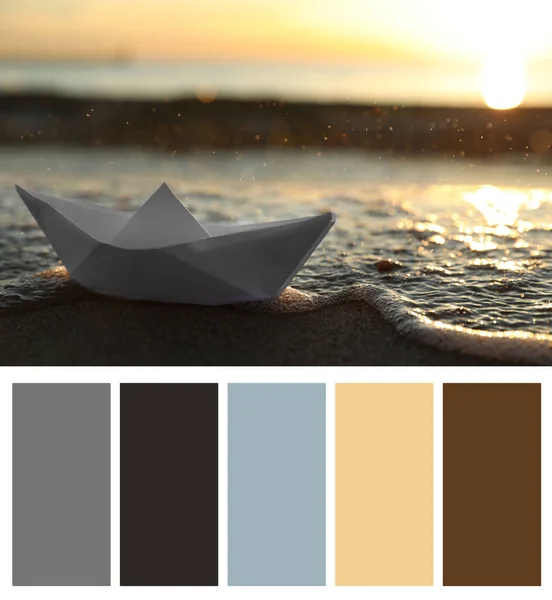 Color Palette Appropriate Photo White Paper Boat Beach Sea Sunset — Zdjęcie stockowe