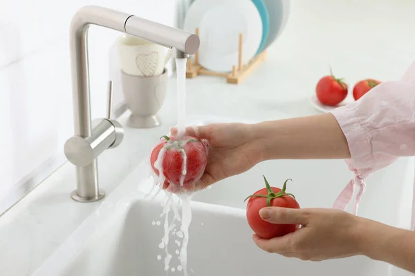 Woman Washing Fresh Ripe Tomatoes Tap Water Kitchen Closeup — Foto de Stock