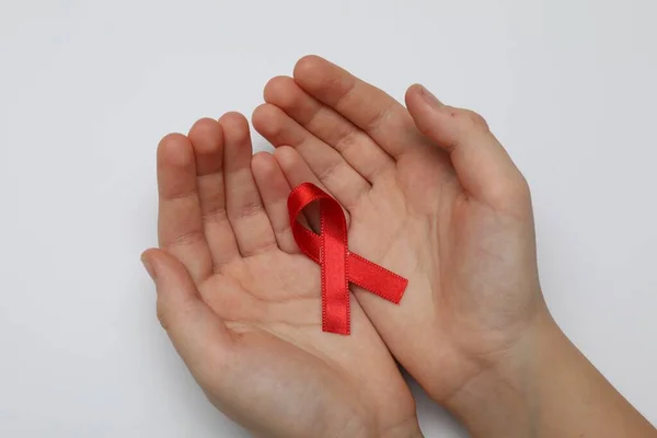 배경에 리본을 클로즈업 Aids 질병에 — 스톡 사진