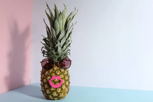 Pineapple Sunglasses Paper Lips Color Background Space Text Creative Concept —  Fotos de Stock