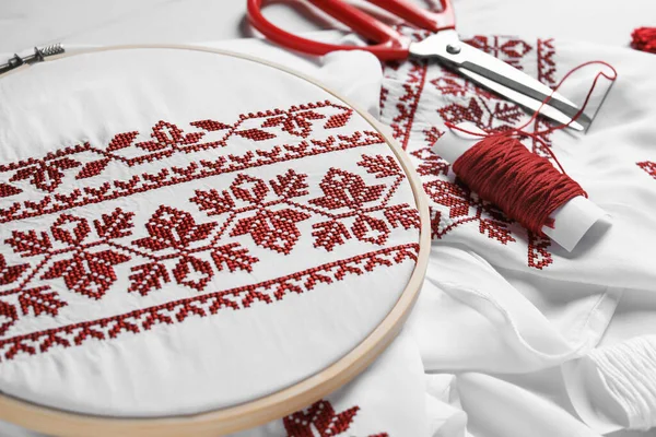 Shirt Red Embroidery Design Hoop Scissors Thread Table Closeup National — Stock Photo, Image