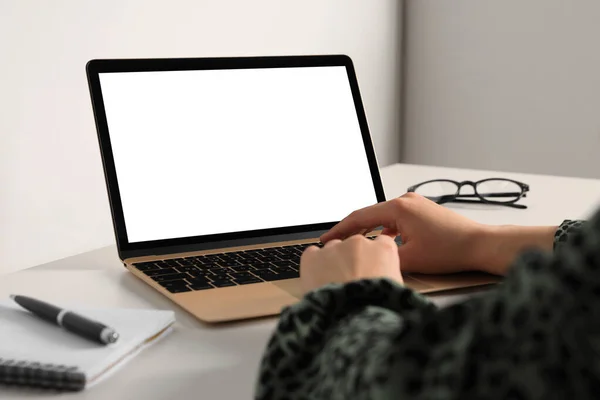 Woman Working Modern Laptop Table Office Closeup Mockup Design — Stock fotografie