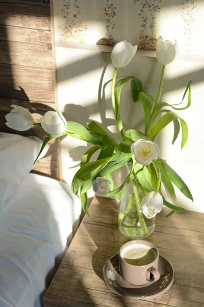 Beautiful White Tulip Bouquet Cup Coffee Nightstand Bedroom — Stok fotoğraf