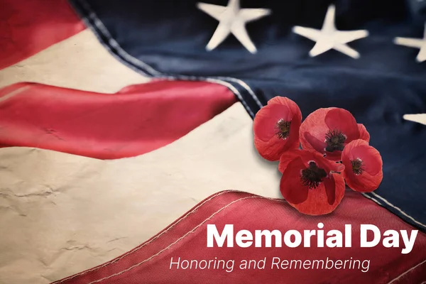 Memorial Day Honoring Remembering American Flag Red Poppy Flowers Closeup — 스톡 사진