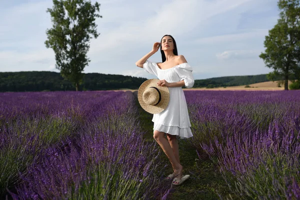 Beautiful Young Woman Walking Lavender Field — Zdjęcie stockowe