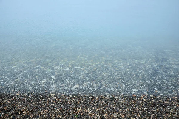 Όμορφη Θέα Της Θαλάσσιας Παλίρροιας Στην Παραλία Shingle Καλοκαιρινές Διακοπές — Φωτογραφία Αρχείου