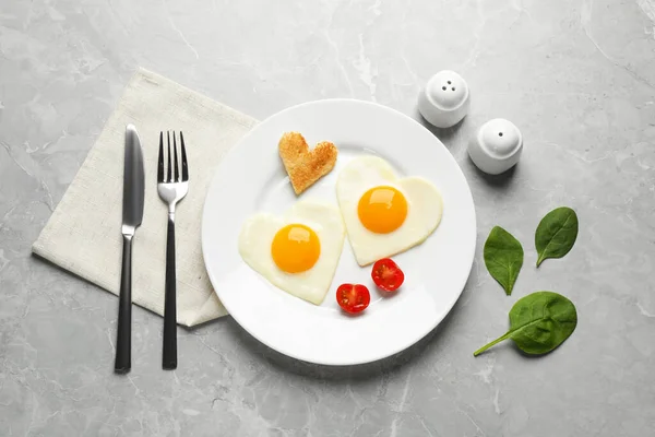 Heart Shaped Fried Eggs Toast Served Marble Table Flat Lay — Stock fotografie