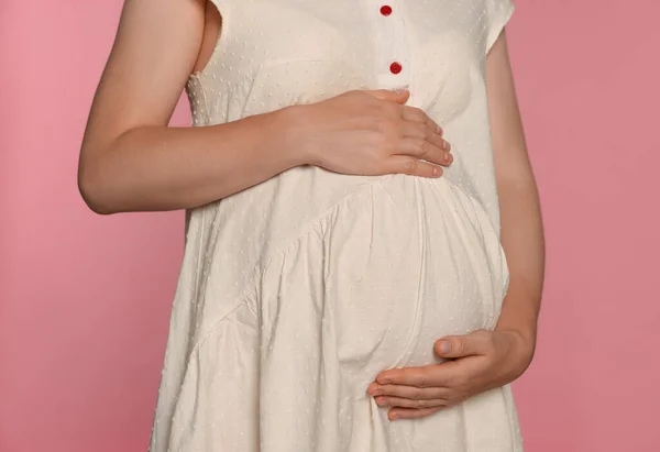 Pregnant Woman Pink Background Closeup View — Stockfoto