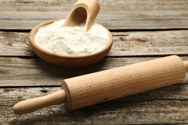 Rolling Pin Bowl Flour Wooden Table —  Fotos de Stock