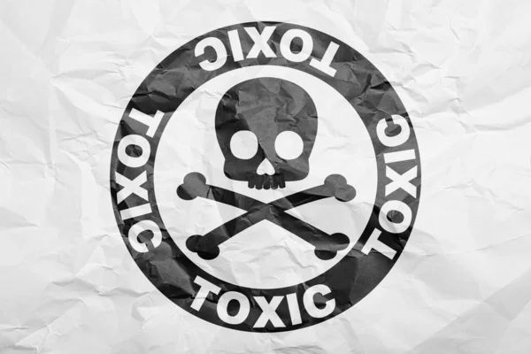 Hazard Warning Sign Skull Crossbones Symbol Word Toxic Crumpled White — ストック写真