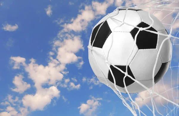 Soccer Ball Net Blue Sky — Fotografia de Stock