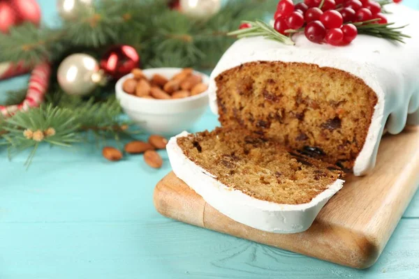 Traditional Classic Christmas Cake Decorated Cranberries Rosemary Turquoise Wooden Table — Stock Photo, Image