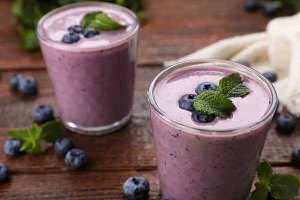 Glasses Blueberry Smoothie Mint Wooden Table Closeup —  Fotos de Stock