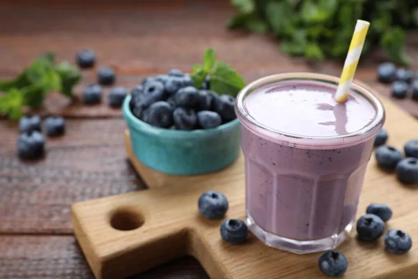 Glass Blueberry Smoothie Fresh Berries Wooden Table Closeup Space Text —  Fotos de Stock