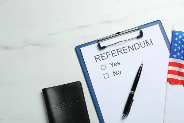 Referendum Ballot Passport Pen Flag Usa White Marble Table Flat — 图库照片