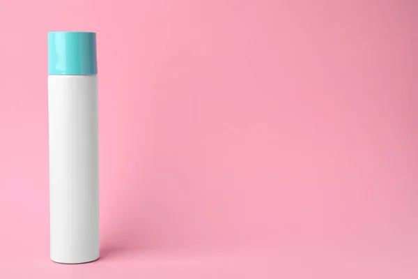 Bottle Dry Shampoo Pink Background Space Text — Stok fotoğraf