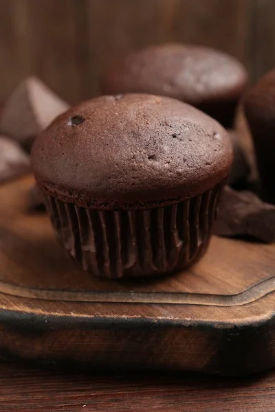 Delicious Chocolate Cupcake Wooden Board Closeup — Stock Photo, Image