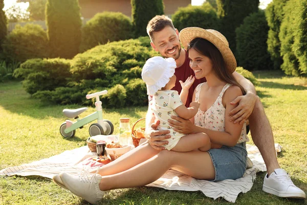 Happy Family Having Picnic Garden Sunny Day — Stock Fotó