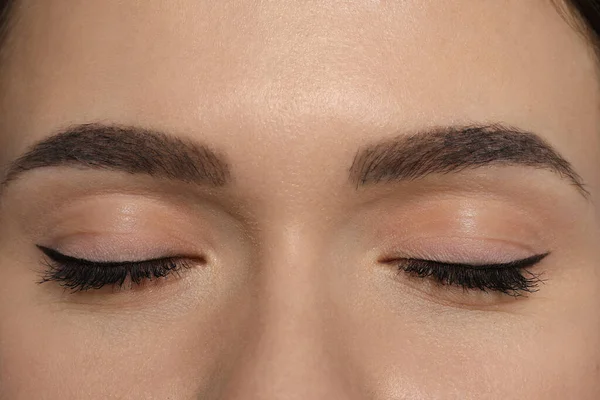 Young Woman Permanent Makeup Eyes Brows Closeup — Stok fotoğraf