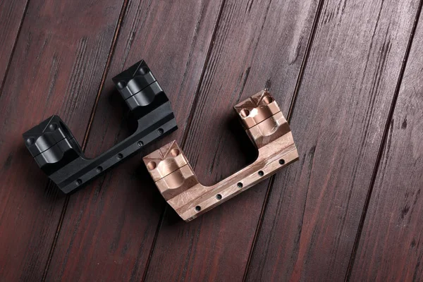Quick Disconnect Sniper Cantilever Scope Mounts Wooden Table Top View — Stockfoto
