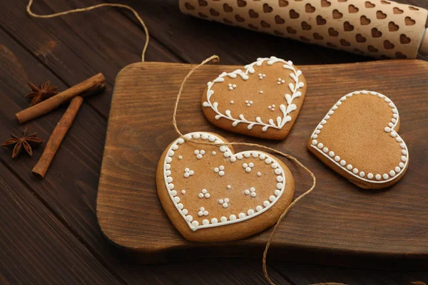 Delicious Heart Shaped Christmas Cookies Wooden Table — Zdjęcie stockowe
