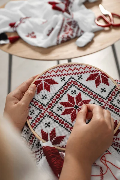 Woman Embroidering White Shirt Colorful Threads Hoop Closeup Ukrainian National — Fotografia de Stock