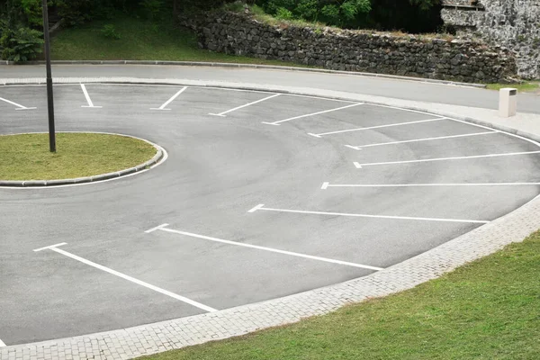 Empty Outdoor Parking Lot Painted Markings Asphalt — Stockfoto