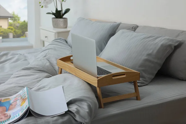 Wooden Tray Table Laptop Bed Indoors — Foto Stock