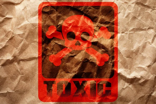 Hazard Warning Sign Skull Crossbones Symbol Word Toxic Crumpled Kraft — ストック写真