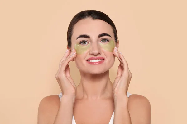 Beautiful Woman Eye Patches Beige Background — ストック写真