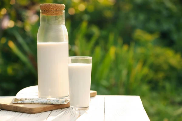 Bottle Glass Tasty Fresh Milk White Wooden Table Blurred Background — ストック写真