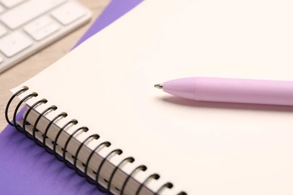 Spiral Notebook Pen Table Closeup — Stockfoto