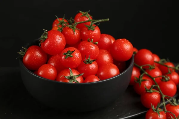 Fresh Ripe Cherry Tomatoes Water Drops Table Closeup — Foto de Stock