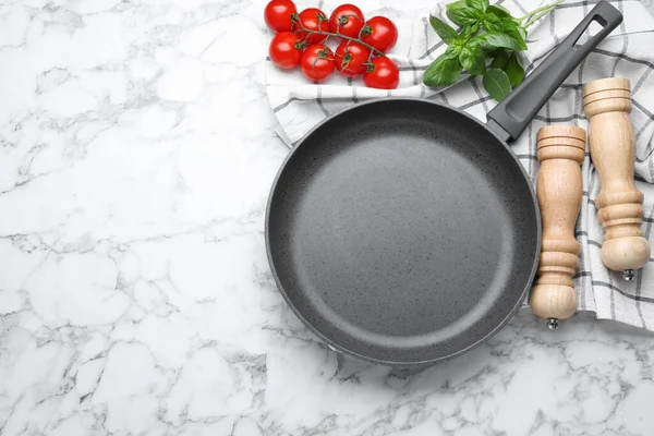 Flat Lay Composition Frying Pan Fresh Products White Marble Table — Foto de Stock