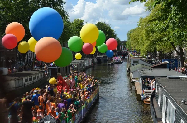 Amsterdam Netherlands August 2022 Many People Boats Lgbt Pride Parade — Photo