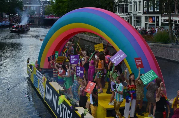 Amsterdam Netherlands August 2022 Many People Boat Lgbt Pride Parade — Photo