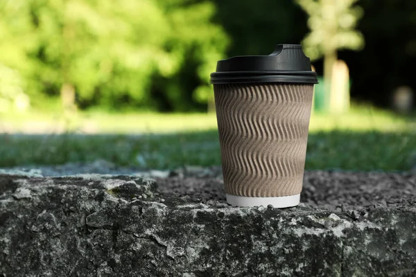 Cardboard Takeaway Coffee Cup Plastic Lid Stone Surface Outdoors Space — Fotografia de Stock