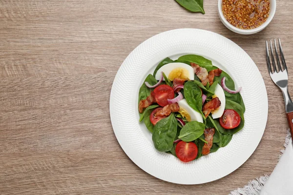 Delicious Salad Boiled Egg Bacon Vegetables Served Wooden Table Flat — Stockfoto