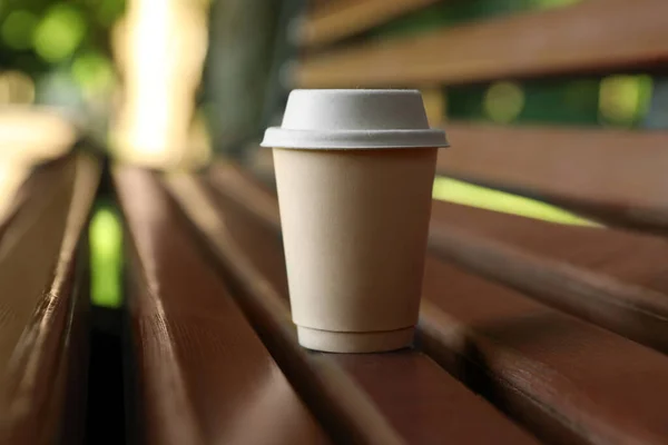 Cardboard Takeaway Coffee Cup Lid Wooden Bench Outdoors Space Text — Fotografia de Stock
