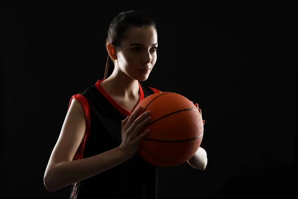 Jugador Baloncesto Con Balón Sobre Fondo Negro — Foto de Stock